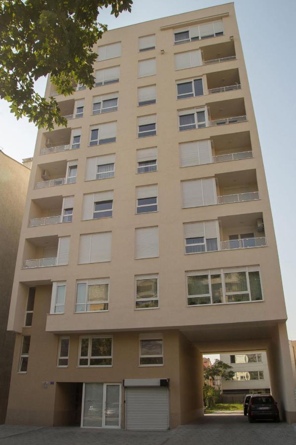 Stan Na Dan Bella Apartment Banja Luka Exterior foto